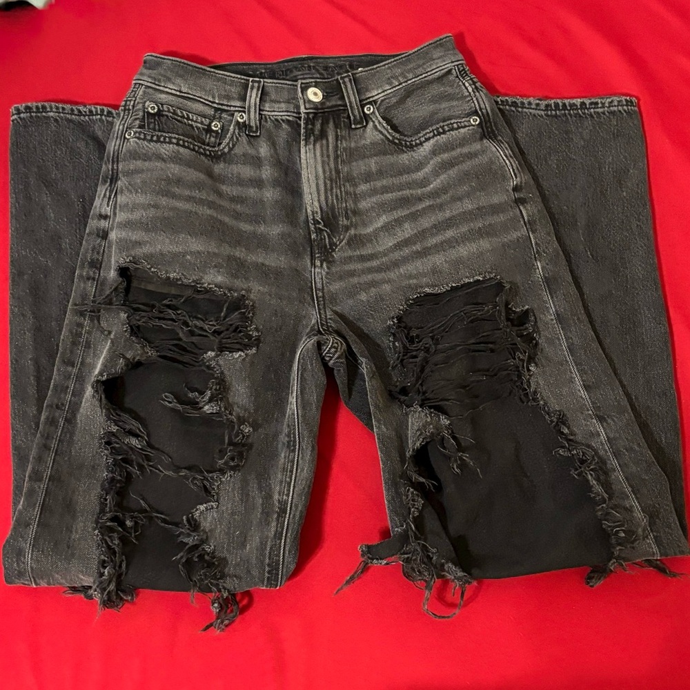 Baggy Torn Jeans